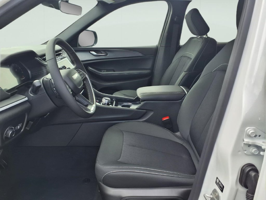 New 2026 Jeep Grand Cherokee Laredo X RWD image 8