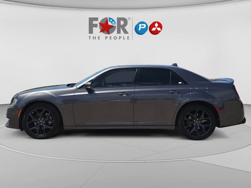 Used 2022 Chrysler 300 S RWD image 2