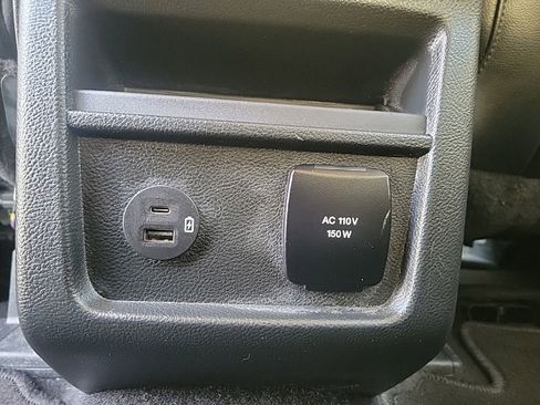 Used 2022 Ford Edge SEL w/ Convenience Package image 11