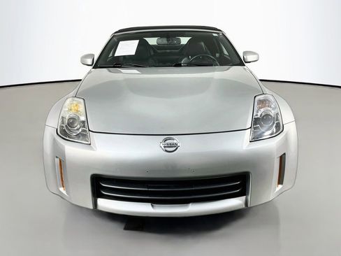 Used 2007 Nissan 350Z Touring RWD image 3