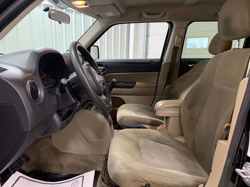 Used 2014 Jeep Patriot Sport w/ Power Value Group image 4