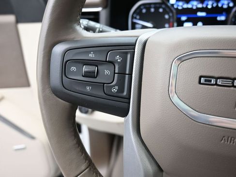 Used 2021 GMC Yukon XL Denali w/ Denali Premium Package RWD image 6