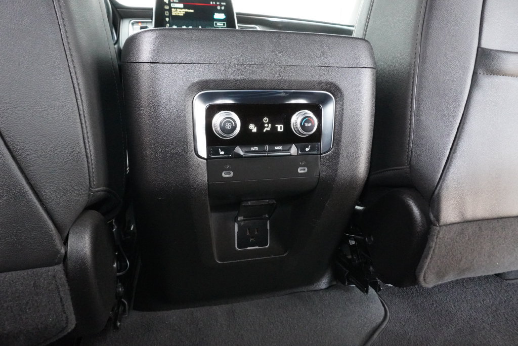 Used 2024 GMC Yukon AT4 w/ Technology Package AWD/4WD image 29