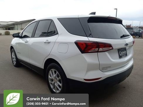 Used 2023 Chevrolet Equinox LS w/ LS Convenience Package image 5