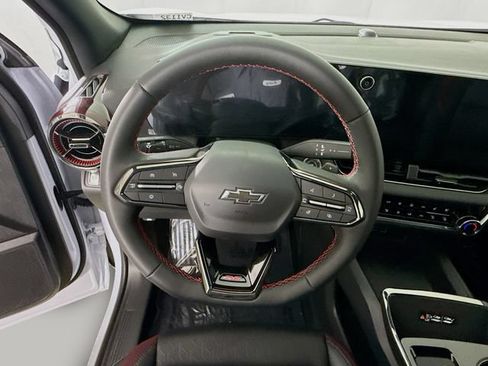 New 2026 Chevrolet Equinox RS w/ Convenience Package III AWD/4WD image 13