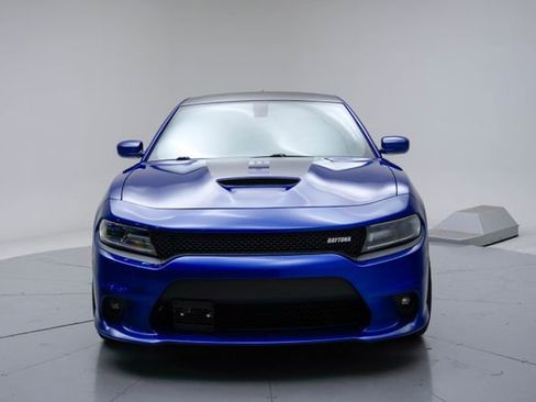Used 2018 Dodge Charger R/T RWD image 11