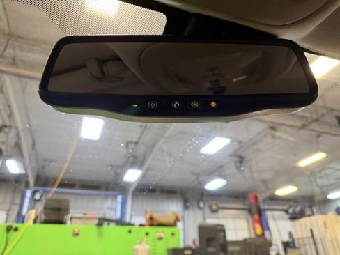 Used 2011 GMC Terrain SLT image 31