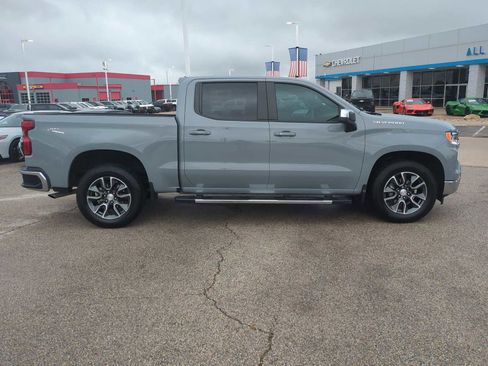 Used 2024 Chevrolet Silverado 1500 LT w/ Protection Package RWD image 9
