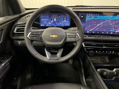 New 2026 Chevrolet Traverse LT w/ Sun and Wheel Package image 18