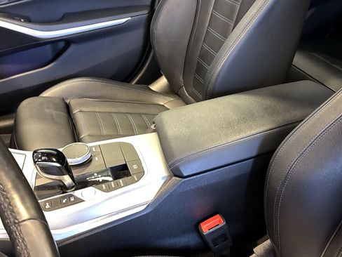 Used 2022 BMW 330e xDrive 330e xDrive w/ M Sport Package image 21