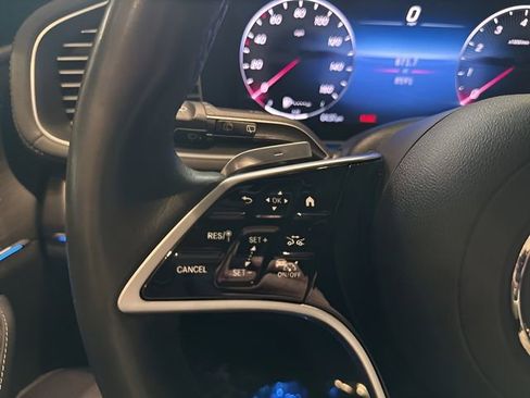 Used 2025 Mercedes-Benz GLS 450 4MATIC image 17