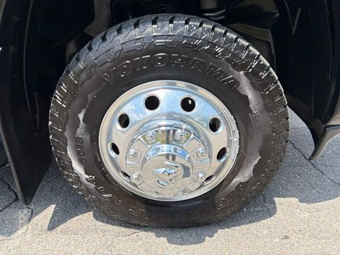 Used 2022 RAM 3500 Laramie AWD/4WD image 9