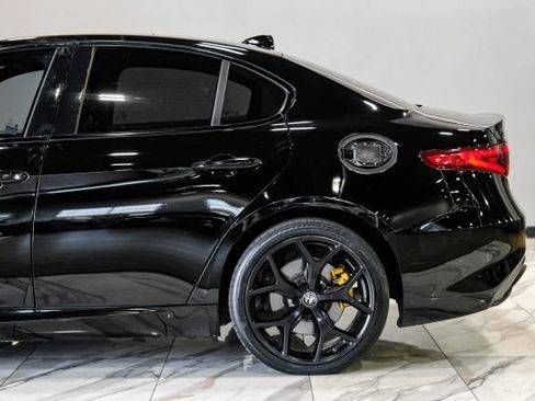 Used 2020 Alfa Romeo Giulia Ti Sport w/ Quick Order Package 22U Sport RWD image 17