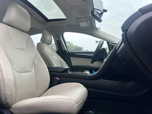 Used 2018 Ford Fusion Titanium AWD/4WD image 13