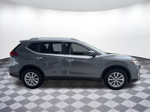 Used 2018 Nissan Rogue SV FWD image 8
