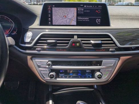 Used 2022 BMW 740i w/ M Sport Package RWD image 13