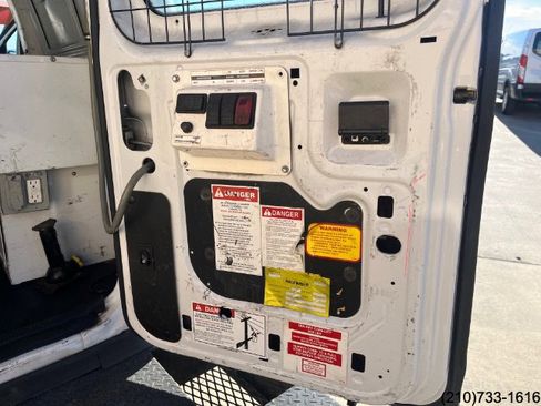 Used 2006 Ford E-350 and Econoline 350 Super Duty image 25