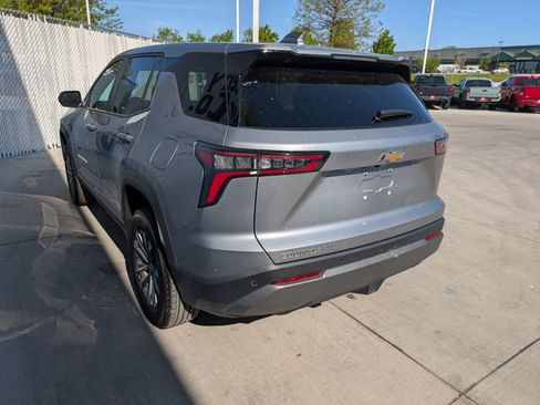 Used 2025 Chevrolet Equinox LT AWD/4WD image 12