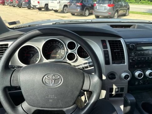 Used 2008 Toyota Sequoia SR5 w/ Leather Seat Pkg AWD/4WD image 17