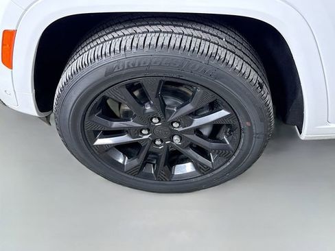 New 2026 Jeep Grand Cherokee Limited AWD/4WD image 31