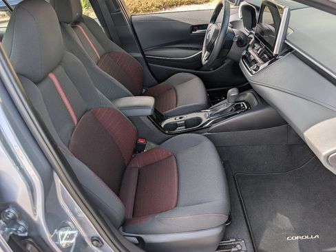 Used 2025 Toyota Corolla SE w/ SE Premium Package FWD image 8