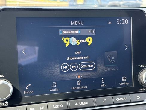 Used 2025 Nissan Rogue SV image 24