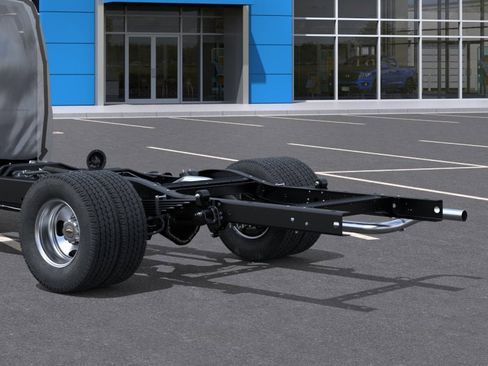 New 2026 Chevrolet Express 4500 RWD image 11