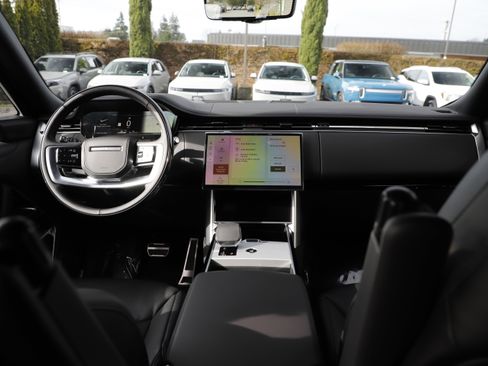 New 2026 Land Rover Range Rover Long Wheelbase SE AWD/4WD image 16
