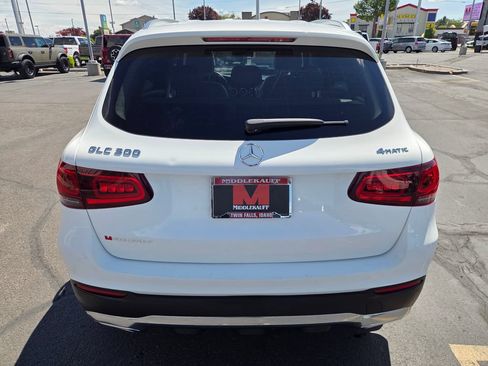 Used 2022 Mercedes-Benz GLC 300 4MATIC image 4