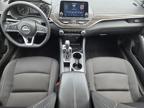 Used 2023 Nissan Altima 2.5 SV FWD image 5