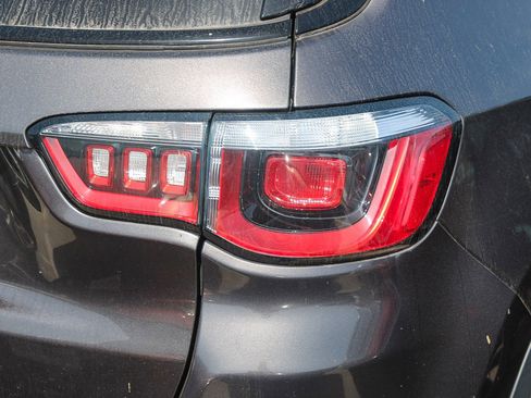 Used 2020 Jeep Compass Latitude image 15