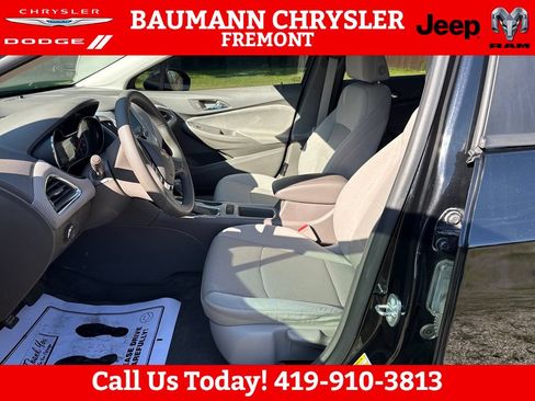 Used 2018 Chevrolet Cruze LS FWD image 9
