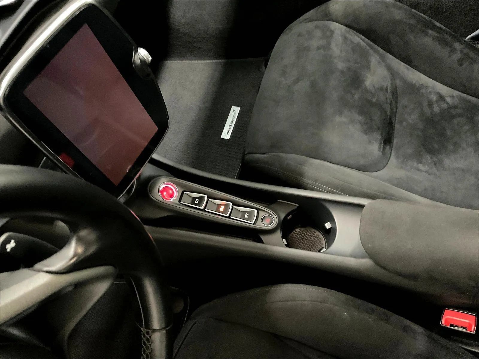 Used 2023 McLaren Artura RWD image 20