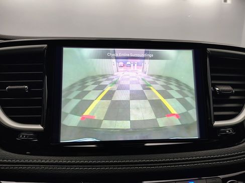 New 2026 Chrysler Pacifica Select FWD image 4