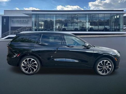 New 2026 Lincoln Nautilus Reserve AWD/4WD image 9
