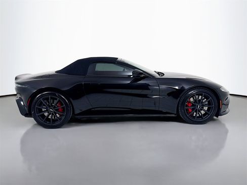 Used 2022 Aston Martin V8 Vantage image 8