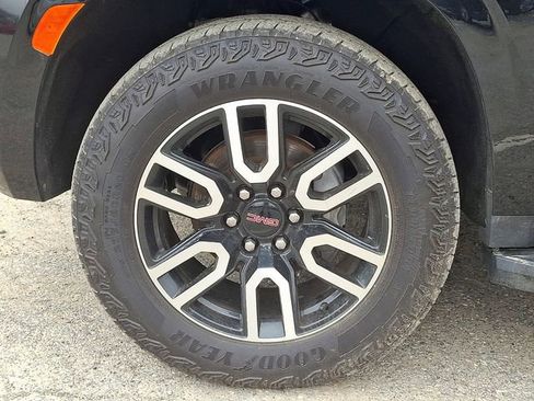 Used 2023 GMC Yukon AT4 AWD/4WD image 27