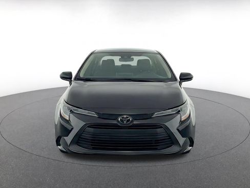 Used 2025 Toyota Corolla LE FWD image 2