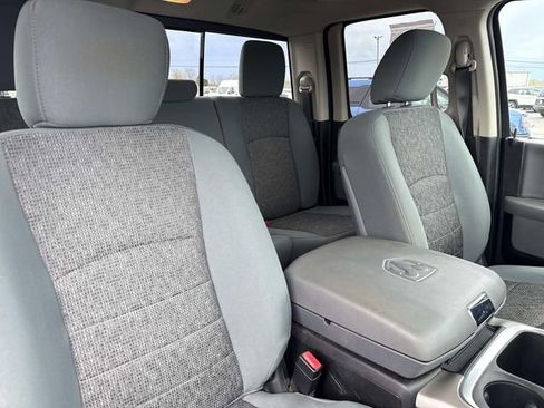 Used 2018 RAM 1500 SLT AWD/4WD image 31