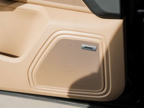 Certified 2025 Porsche Macan image 22