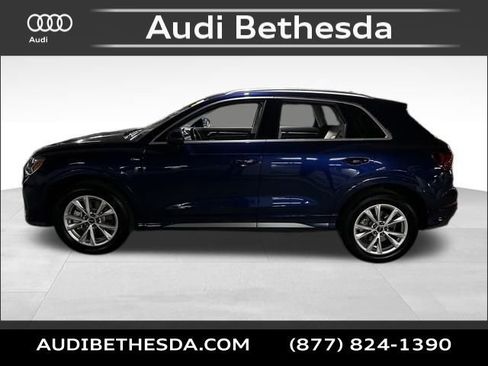 Used 2025 Audi Q3 2.0T Premium w/ Convenience Package image 4