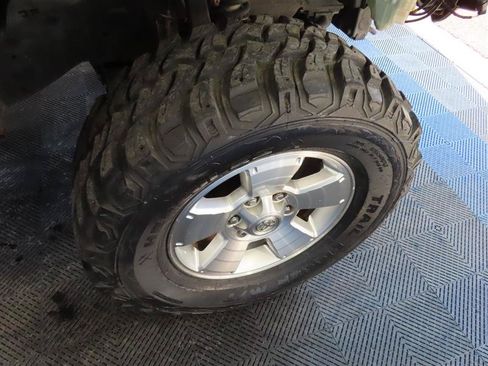 Used 2020 Toyota 4Runner SR5 AWD/4WD image 9