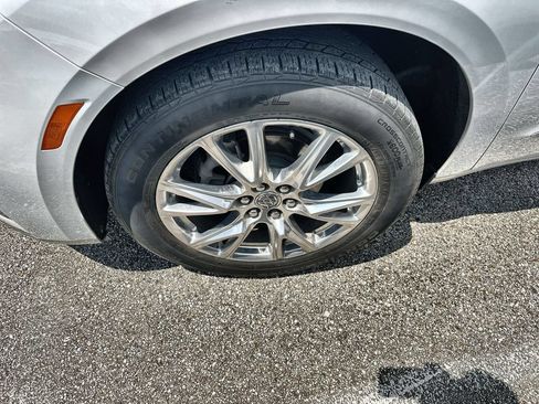 Used 2023 Buick Enclave Essence w/ Experience Buick Package FWD image 2