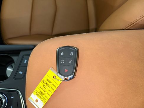 New 2026 Cadillac XT5 Premium Luxury w/ LPO, Floor Liner Package image 4