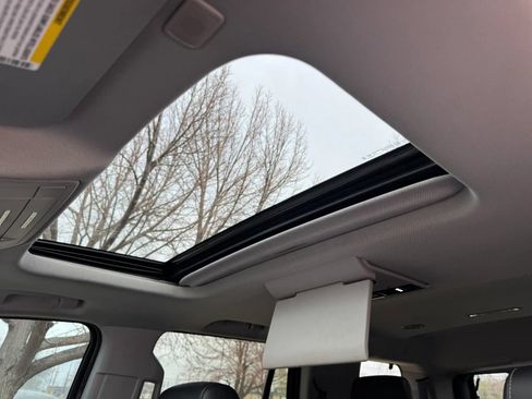Used 2019 Chevrolet Tahoe LT w/ LT Signature Package AWD/4WD image 30