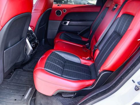 Used 2019 Land Rover Range Rover Sport HSE Dynamic image 18