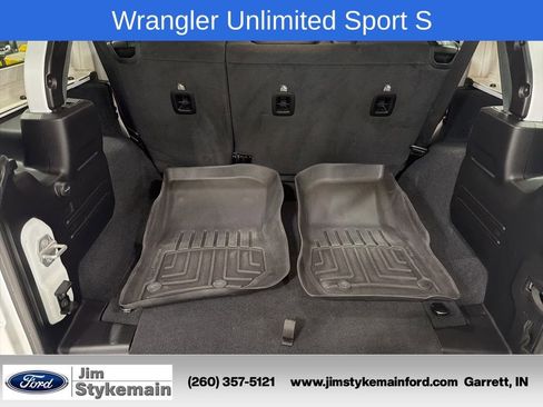 Used 2021 Jeep Wrangler Unlimited Sport w/ Technology Group AWD/4WD image 29