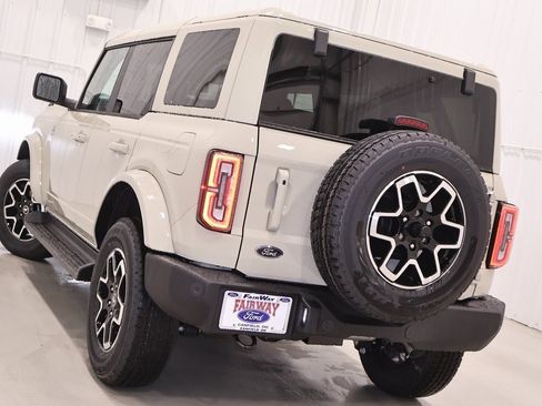 New 2025 Ford Bronco Outer Banks image 30