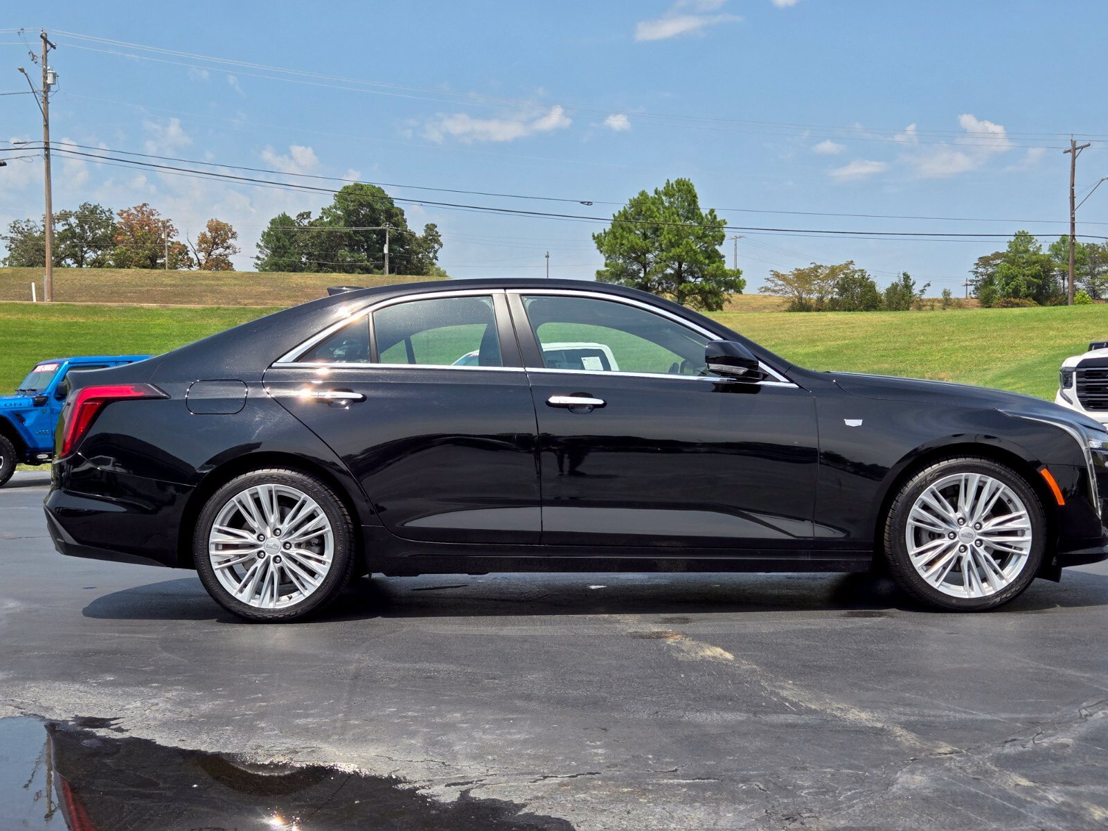 Used 2026 Cadillac CT4 Premium Luxury RWD image 6