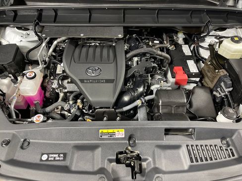 Used 2023 Toyota Highlander XLE FWD image 9
